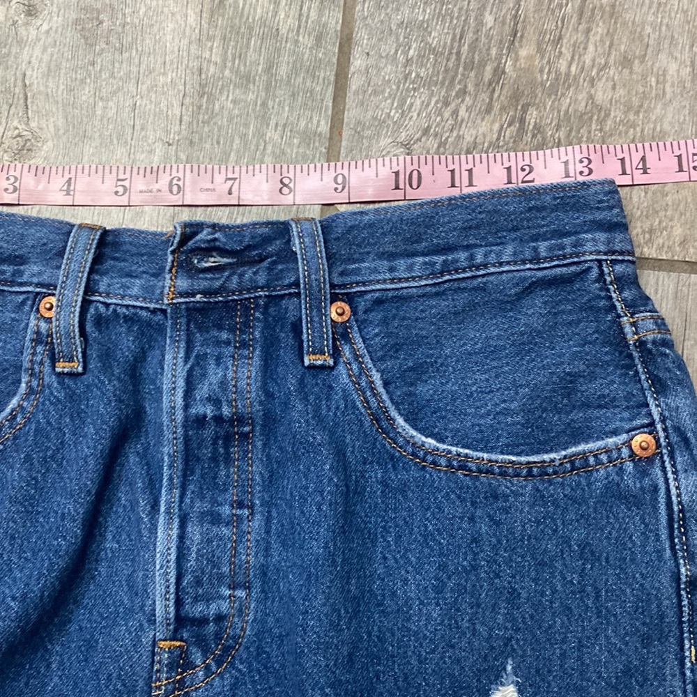 LEVI'S® 501® Original Cutoff Shorts 27 - Picture 8 of 9
